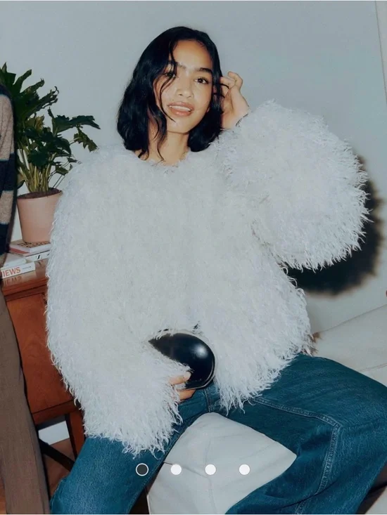 NWT Abercrombie & Fitch Shaggy Faux Fur Cream Coat - Picture 4 of 5